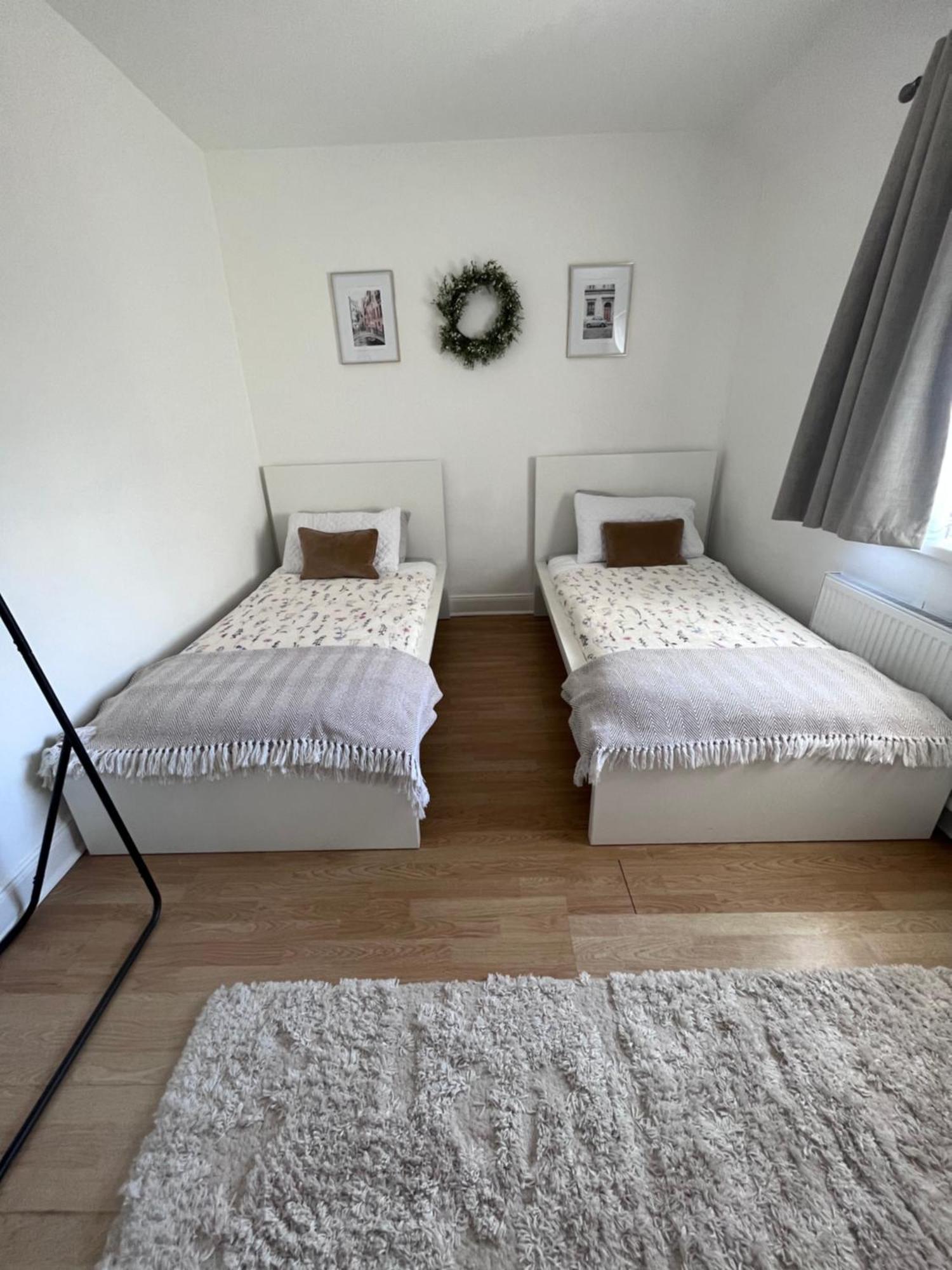 2 Bedroom House In Belfast With Garden Esterno foto